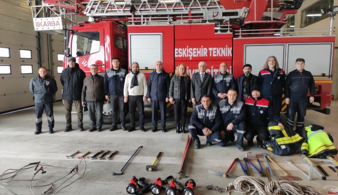 ESTÜ ekibi deprem bölgesine gitti